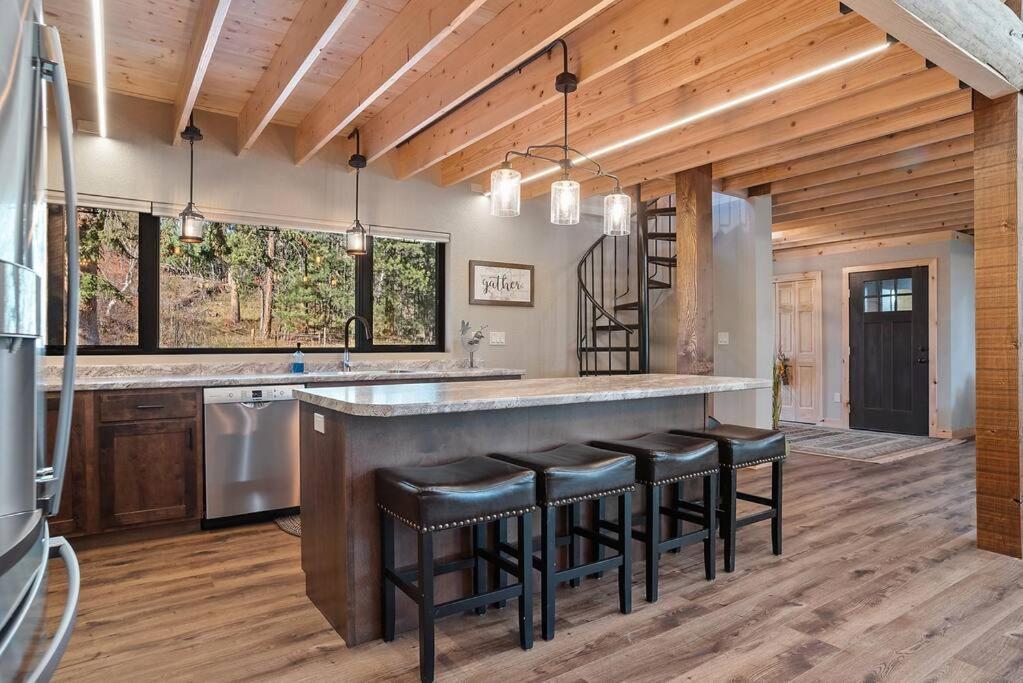 The Haven-Rustic Secluded Cabin Custer Exterior photo