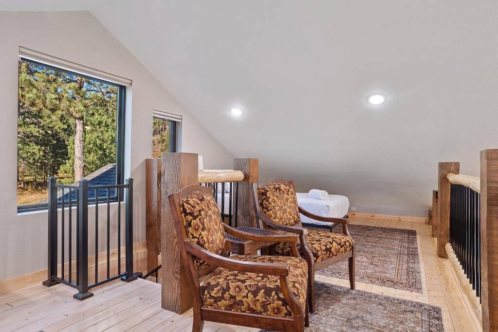 The Haven-Rustic Secluded Cabin Custer Exterior photo
